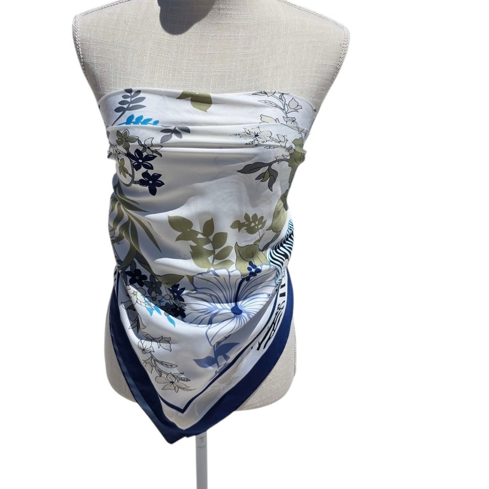 Petit Moments Floral Scarf Neckerchief Head Square Scarf Blue White